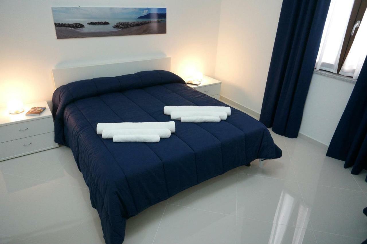 Al Porticciolo Bed and Breakfast Salerno Buitenkant foto