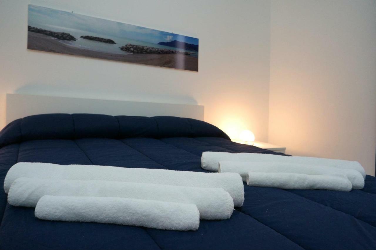 Al Porticciolo Bed and Breakfast Salerno Buitenkant foto