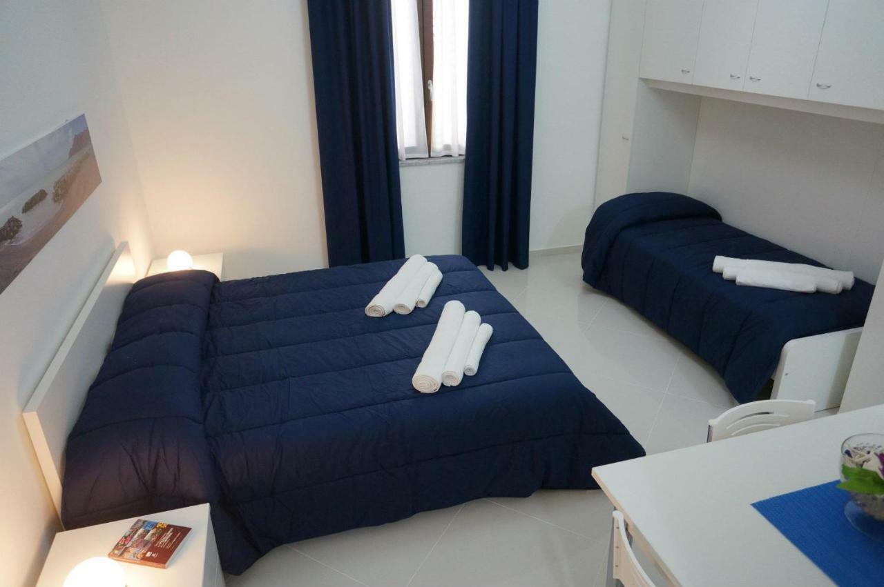 Al Porticciolo Bed and Breakfast Salerno Buitenkant foto