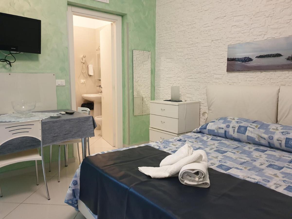 Al Porticciolo Bed and Breakfast Salerno Buitenkant foto
