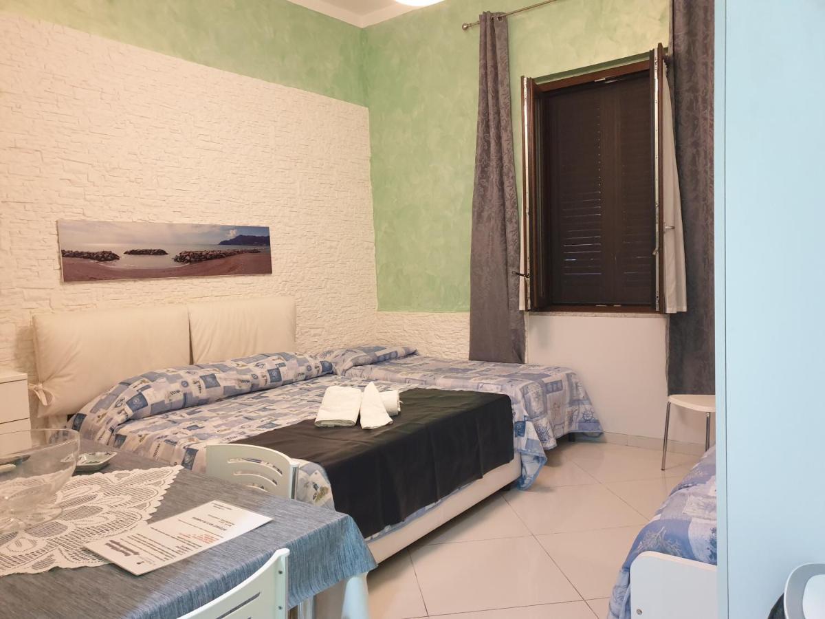 Al Porticciolo Bed and Breakfast Salerno Buitenkant foto